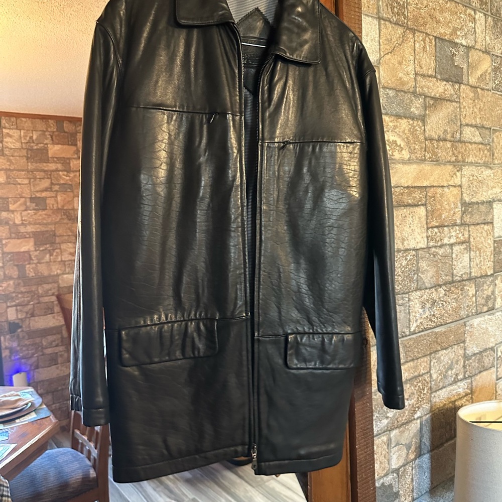 Roundtree & Yorke Black Leather Trench Coat